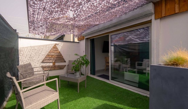 Renovated 2-room house with garden