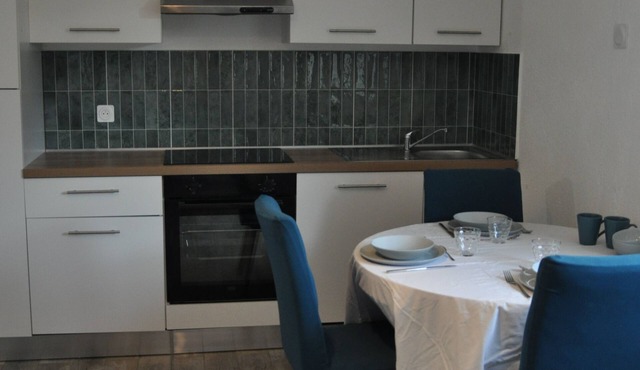 Renovated 2-room apartment on first floor near train station