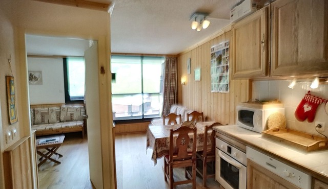 Renovated 2-room, 4 people, south, ski-in/ski-out, free parking