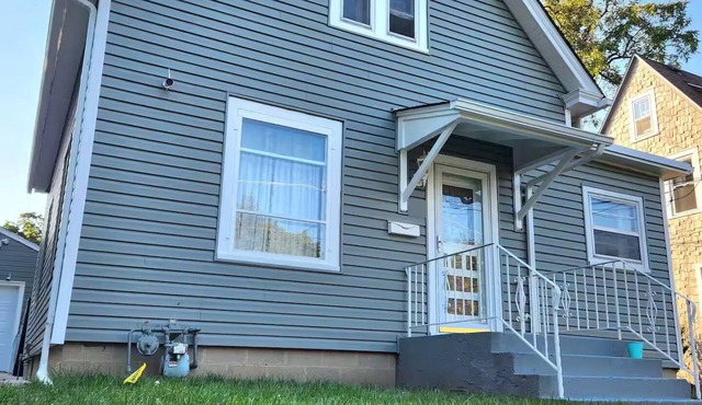 Renovated 2 story house in Elgin