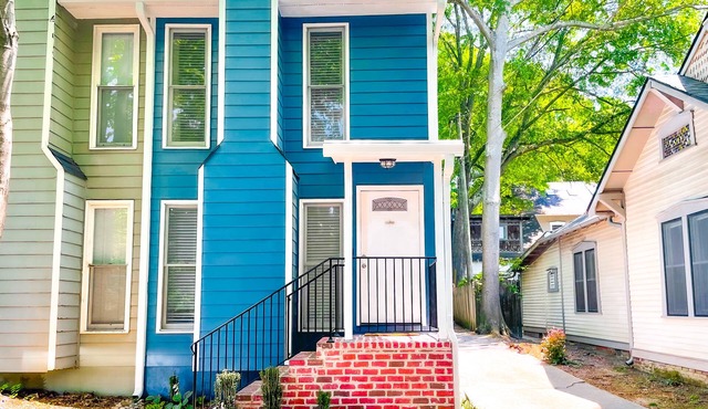 Renovated 2br/1.5ba Townhome near the Beltline