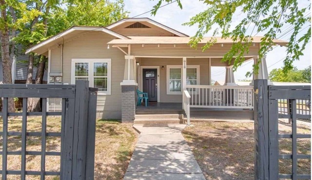 Renovated 2BR/2BA Near Downtown