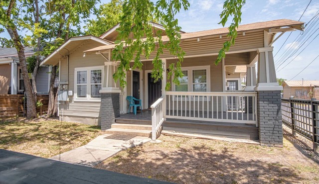 Renovated 2br/2ba Near Downtown