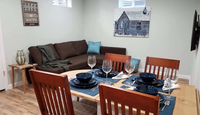 Renovated 2BR flat near Red Rock/Rocky Mt/DT-15min