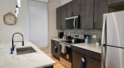 Renovated 3 Bedroom Chicago Downtown Pilsen