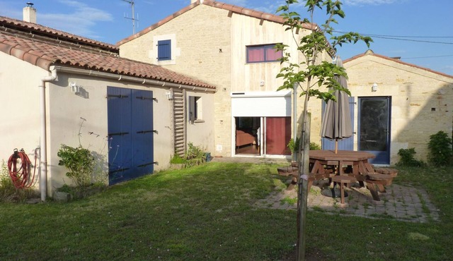 Renovated 3-bedroom cottage in Damvix with Wifi