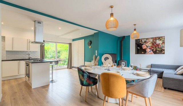 Renovated 3-bedroom house with terrace and garden.