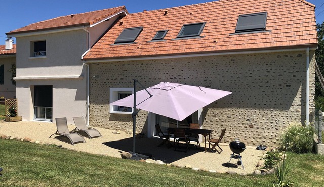 Renovated 3 épis barn with 1 to 2 air-conditioned bedrooms for 2 to 6 people.