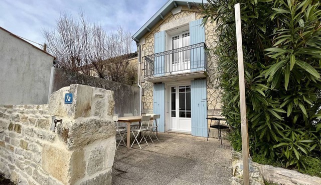 Renovated 3-room house, 4 sleeps, near beach