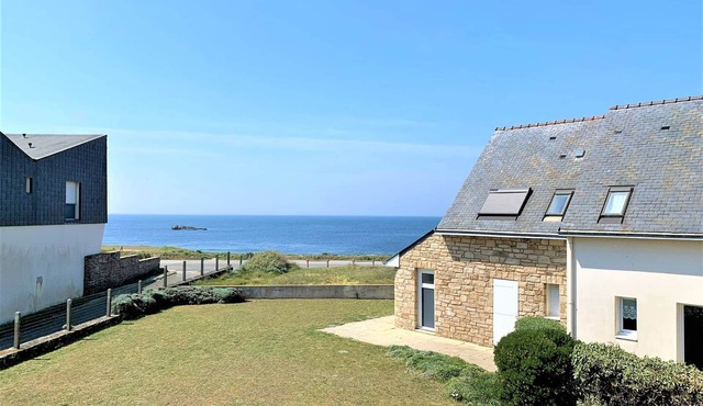 Renovated 3-room house, sea view, for 6, parking