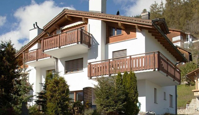 Renovated 3 Rooms Apartment in Ruschein near Laax