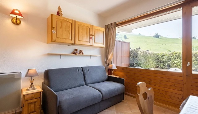 Renovated 3* studio in La Clusaz with south terrace