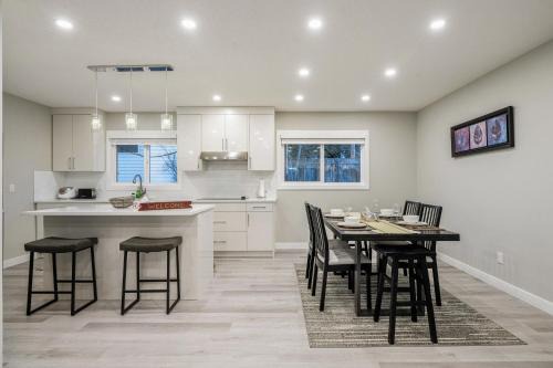 Renovated 3BE, 2BA close to UoC, downtown, SAIT