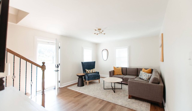 Renovated 3BR home across from Williamsburg Winery with great outdoor space!