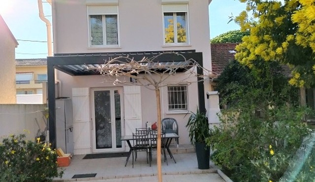 Renovated 3BR Villa, Garden, BBQ, Parking, 300m to Beach