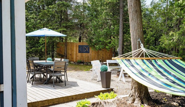 Renovated 4 Bedroom 2 minute walk to beach!