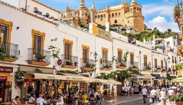 Renovated 4-Bedroom Apartment with Easy Access to Madrid City Center