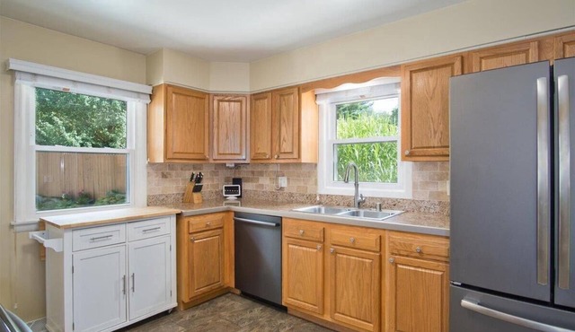 Renovated 4 BR Home Near Madison