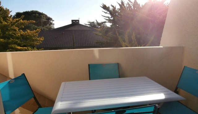 Renovated 4-Person Apt in Seignosse: Central, Quiet, Near Beach, Balcony