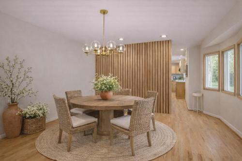 Renovated 4BR 20min to Arrowhead Stadium Sleeps 10