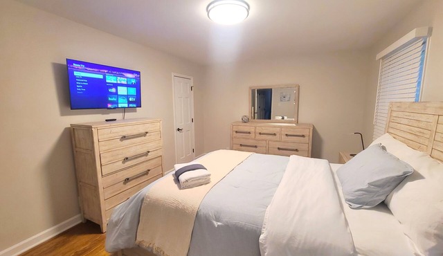 Renovated 4BR Home Near PGA - 2.5BA - Fenced Yard