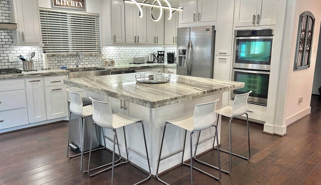 Renovated 5 Bedroom, 4 Bath Private Home Fully-furnished near MDA, TMC, Galleria