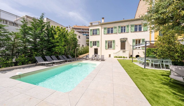 Renovated 5 bedroom villa 1km from la croisette