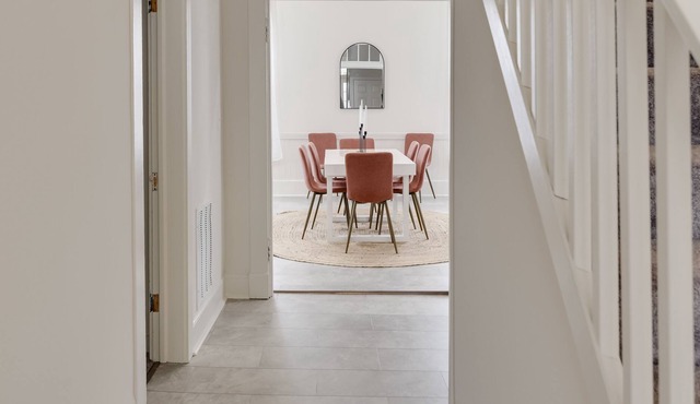 Renovated 5 BR Historic Building in Downtown Colonial Beach