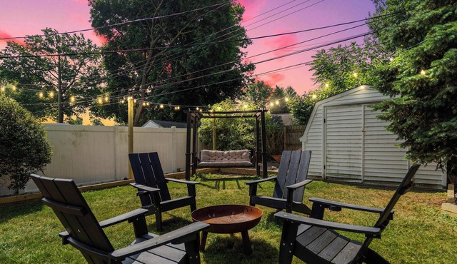 Renovated 5BR/2BA - Gym & Barrel Sauna