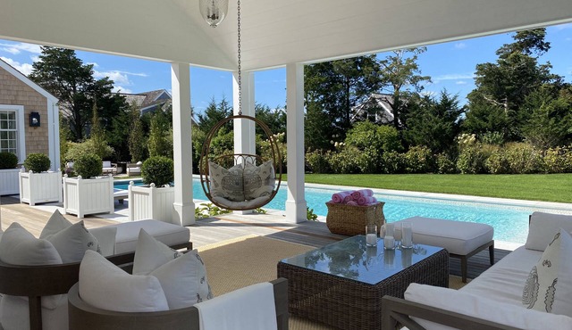 Renovated 6 Bedroom Property with heated pool, CAR FERRY RESERVATION Assistance