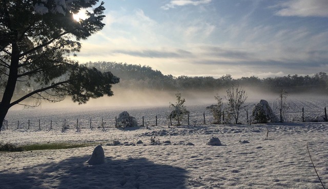 Renovated, air-conditioned country house for up to 9 people, near GR65