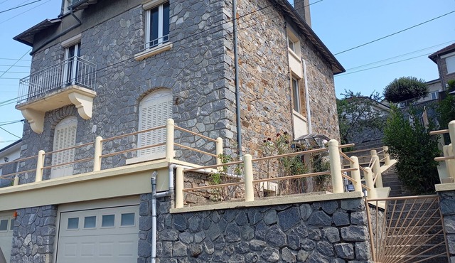 Renovated, air-conditioned apartment