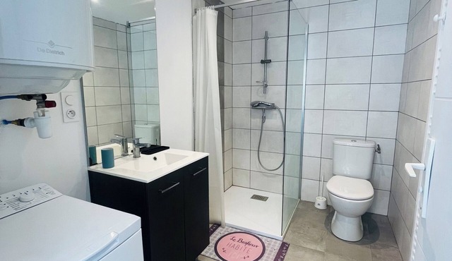 Renovated and furnished studio for rent!