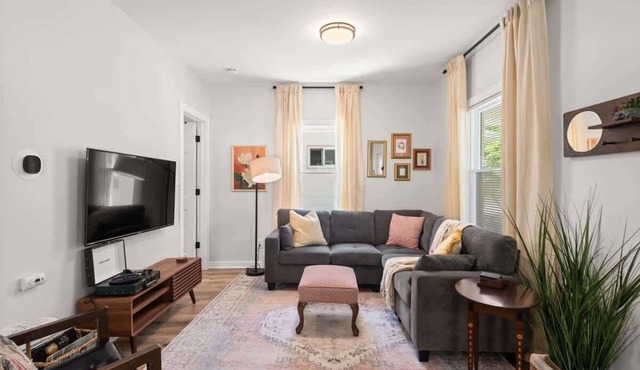Renovated and Professionally Designed 3Bed Home!