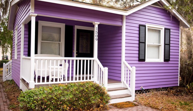 Renovated and walking distance to Downtown