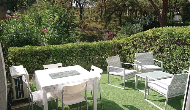 Renovated apartment, on the ground floor, beaches and pine forest nearby