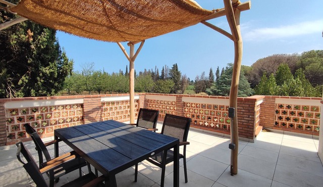 Renovated apartment with AC, pool, WiFi and parking in Palau-del-Vidre