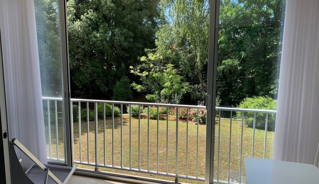 Renovated apartment near the beach with parking