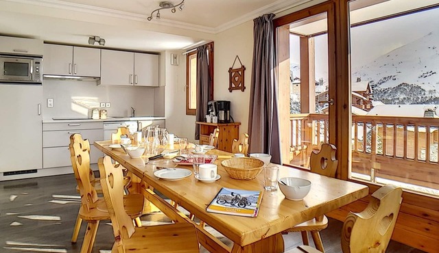 Renovated Apartment 8 pers - Balcony, Sauna & Hammam, WIFI