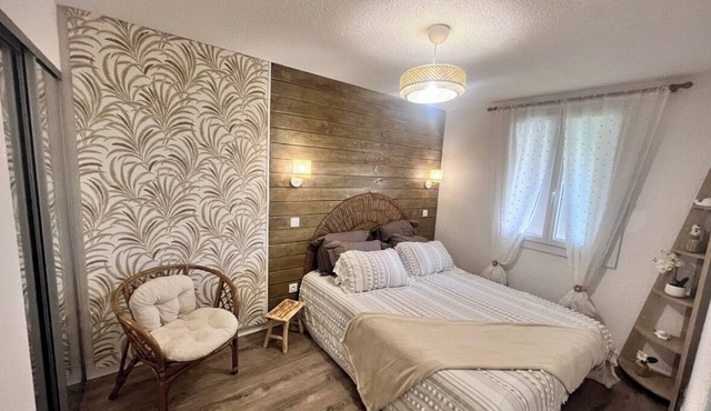 Renovated apartment in Bielle, typical village, swimming pool from June to end of September