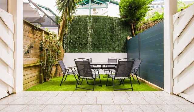 Renovated apartment in Hendaye with air conditioning and parking