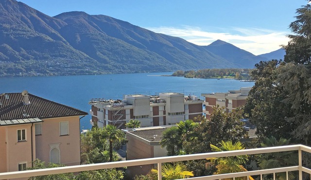 Renovated apartment with a beautiful view in a central location