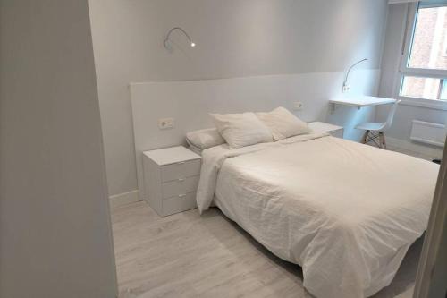 Renovated Apt with Pool Close to Cruces Hospital