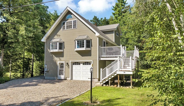 Renovated Balmoral Winnipesaukee Sleeps 8 Pet Friendly