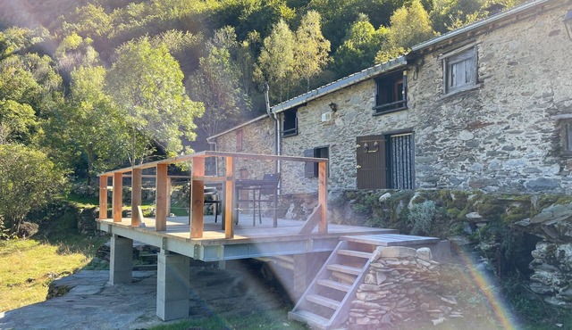 Renovated barn at 1000 meters altitude in the heart of the PYRENEES ARIEGEOISES