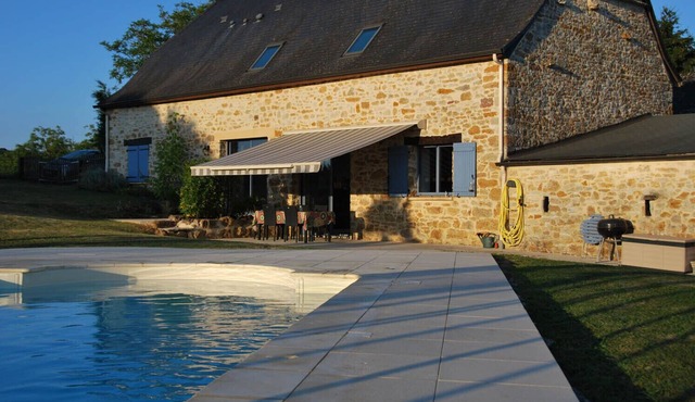 Renovated barn of 180m² in a quiet area