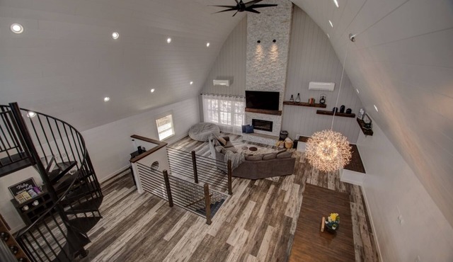 Renovated Barn Sure To Impress with Loft & Game Room!
