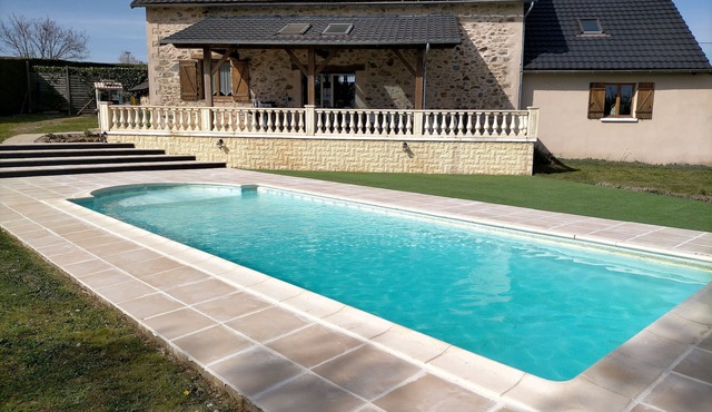 RENOVATED BARN WITH PRIVATE INDOOR POOL