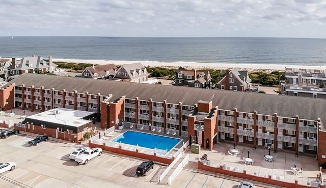 Renovated Beach Block Condo now booking 2026!