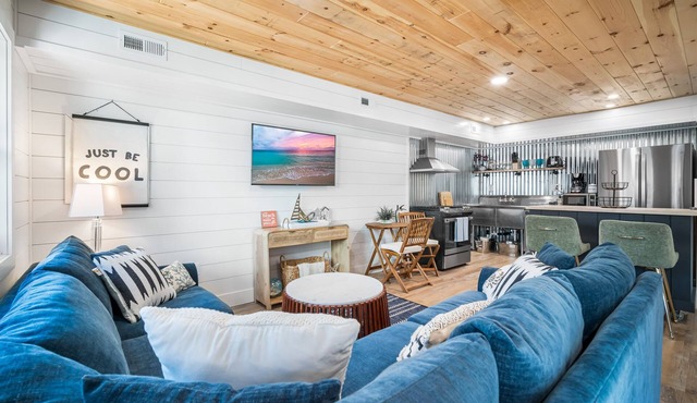 Renovated Beach Cottage + Offstreet Parking + 1 Block to Beach!